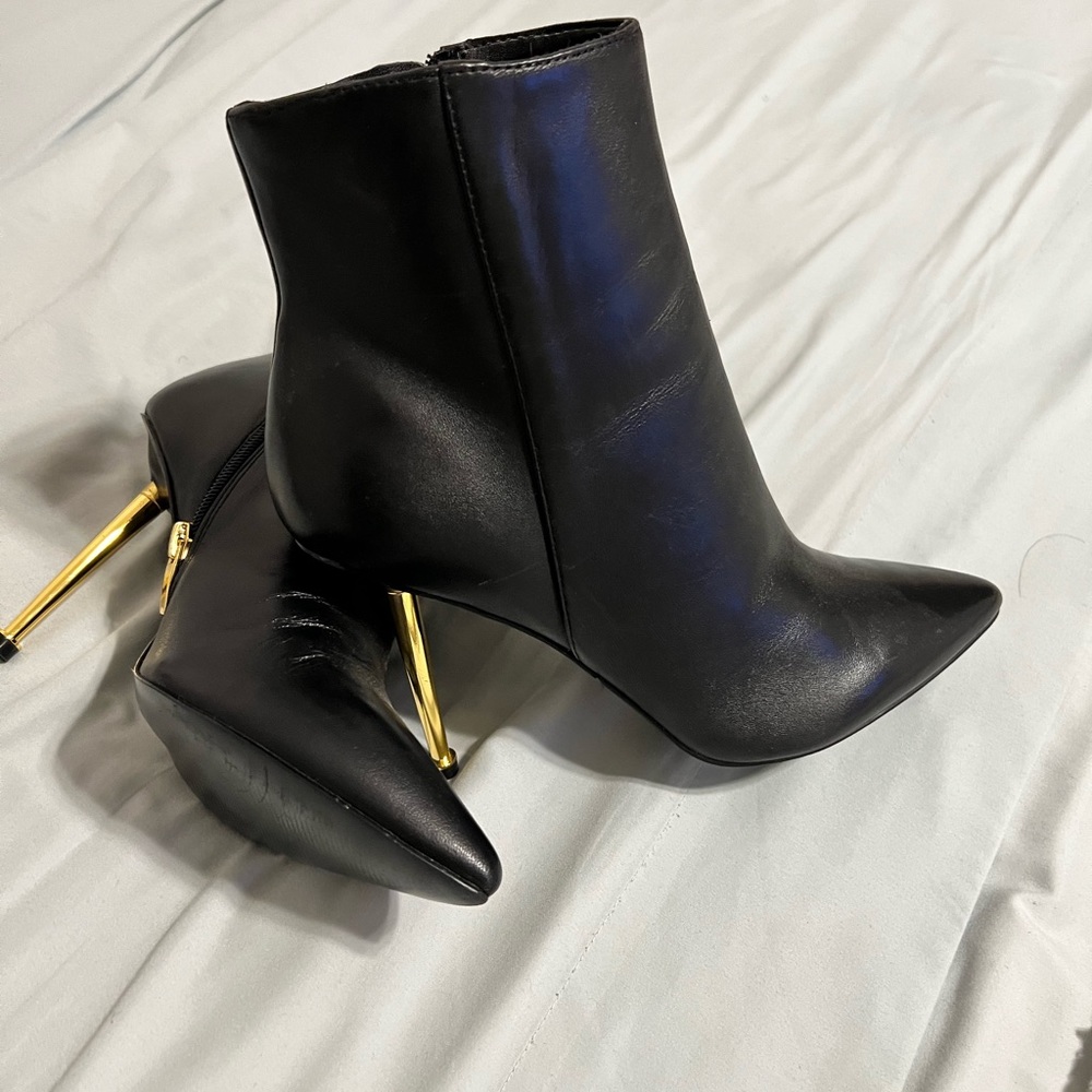 NINE WEST ankle boots!